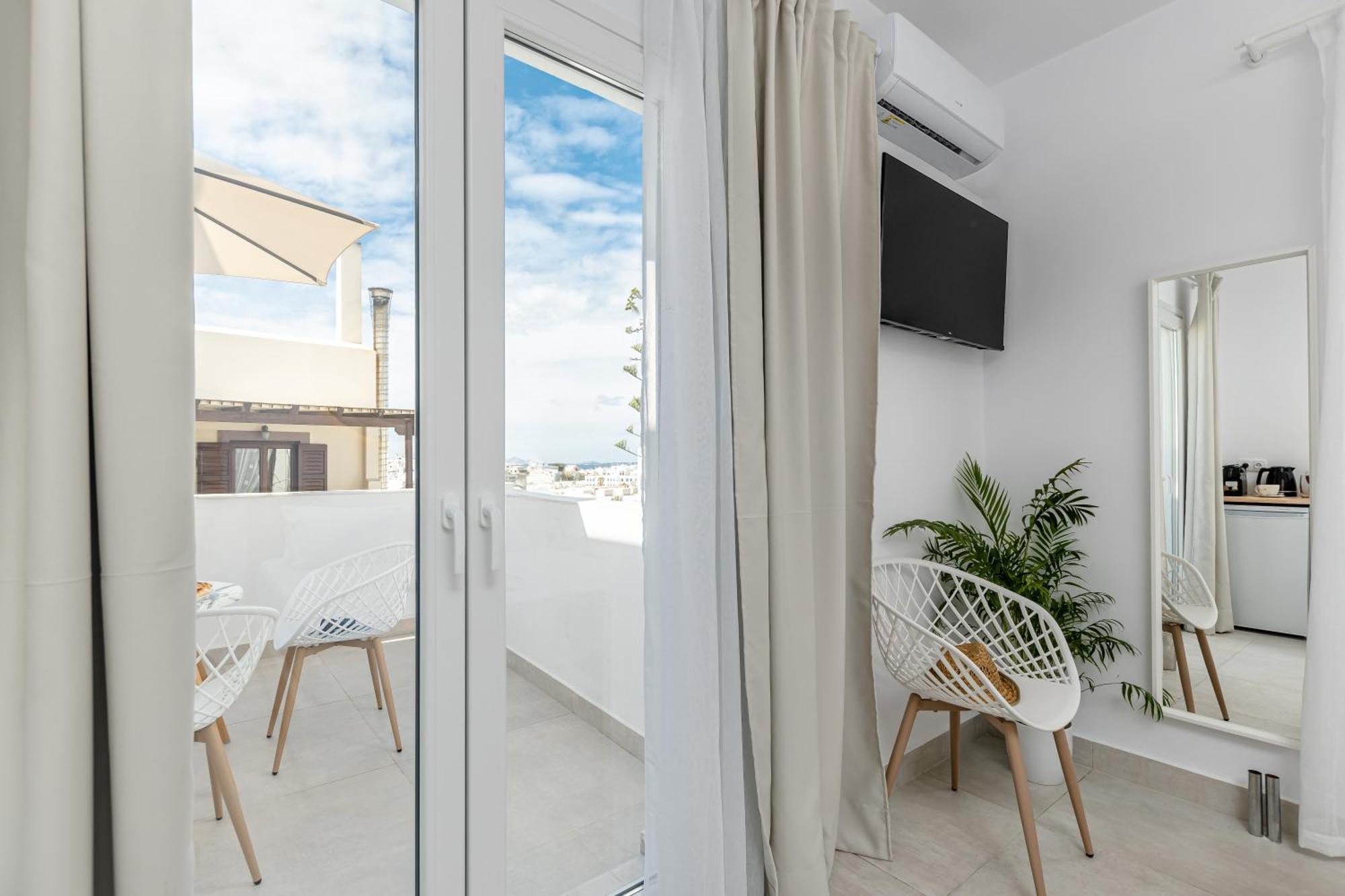 Golden Bird'S Aparthotel Naxos City Bagian luar foto
