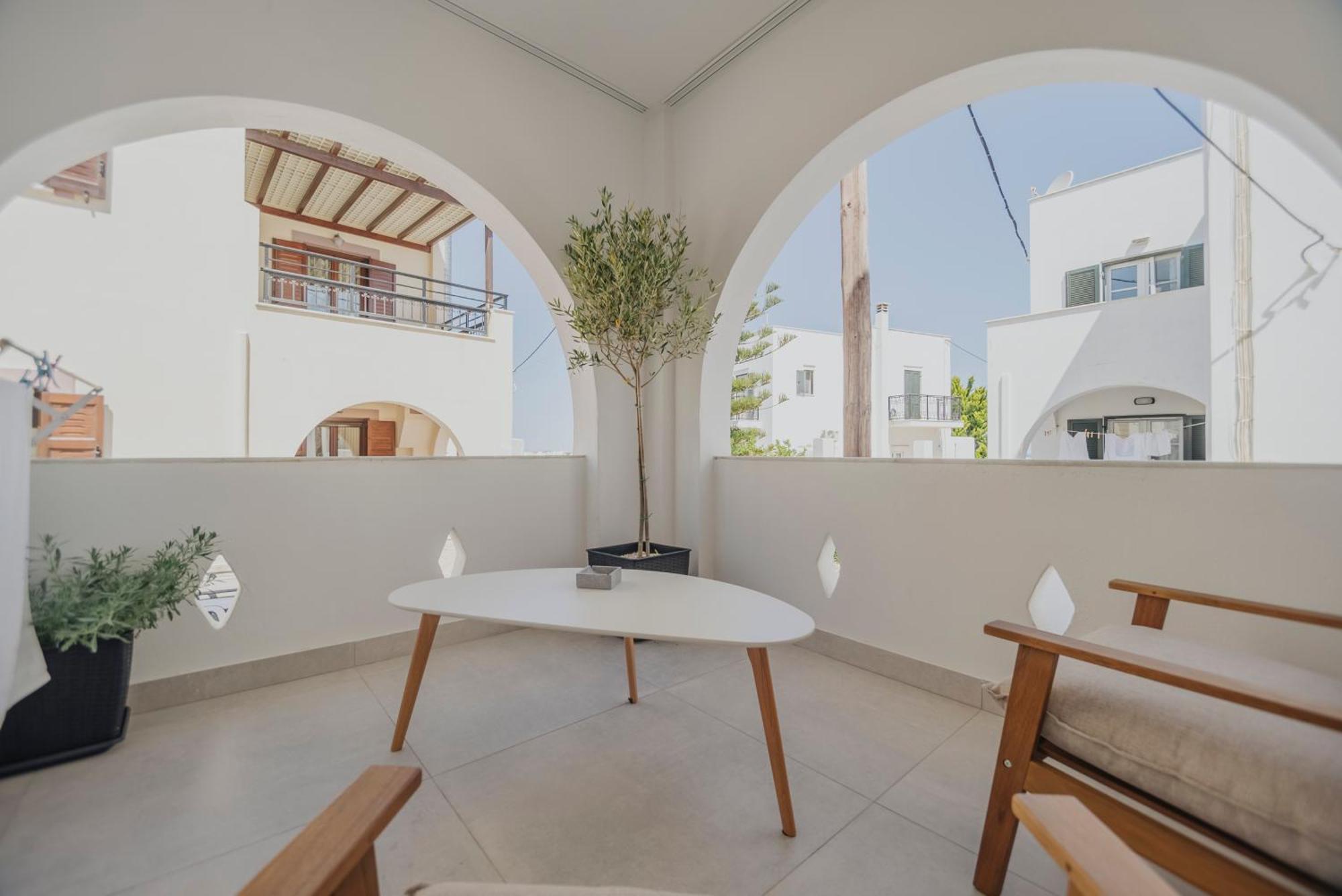 Golden Bird'S Aparthotel Naxos City Bagian luar foto
